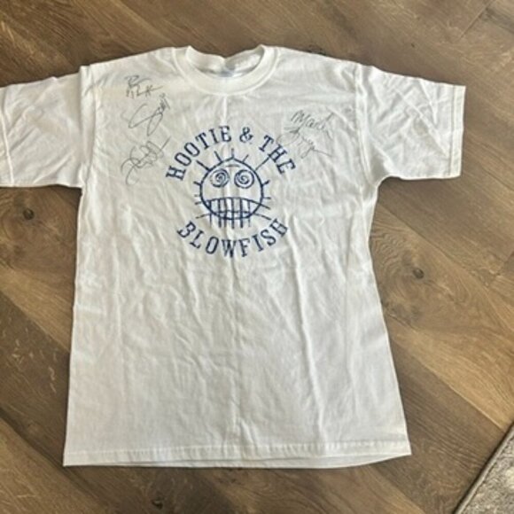 Other - autographed hootie in the blowfish teeshirt